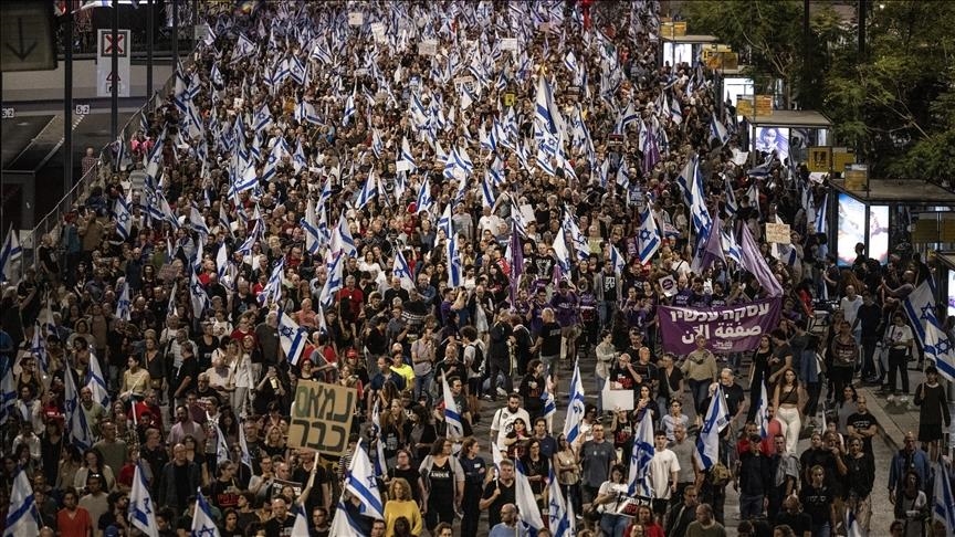آلاف-الإسرائيليين-يتظاهرون-للمطالبة-بصفقة-تبادل-أسرى-وإسقاط-حكومة-نتنياهو