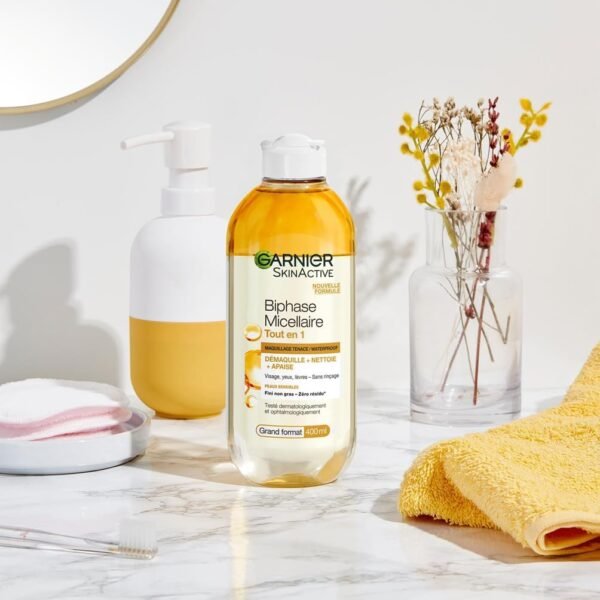 GARNIER Skin Active - Biphase Micellaire - Tout-en-1 - Nettoie, Démaquille & Apaise - Visage, Yeux, Lèvres - Enrichie En Micelles & Huiles - Vegan & Cruelty Free - Tous Types de Peaux - 400 ml – Image 7