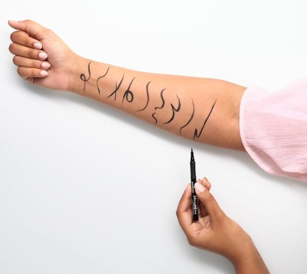 Essence - Eyeliner Liquide 24ever Ink Liner - 01 Intense Black – Image 4
