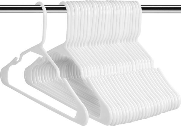 Utopia Home Cintres en Plastique Solide (Lot de 50) - Cintres en Feutre - Durable, antidérapant - Conçu pour Les Vestes délicates - Blanc – Image 5