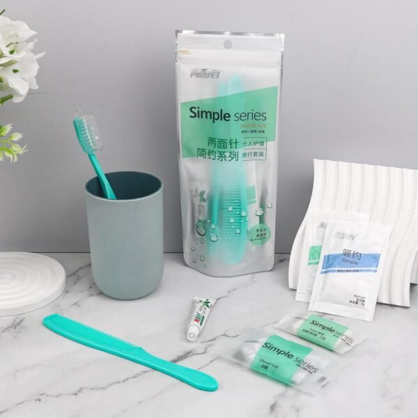 Kit d'hygiène en vrac, emballé individuellement, kit d'hygiène de voyage avec brosse à dents, dentifrice, peigne, shampooing, gel douche, bonnet de douche et savon, convient pour hôtel, maison – Image 3