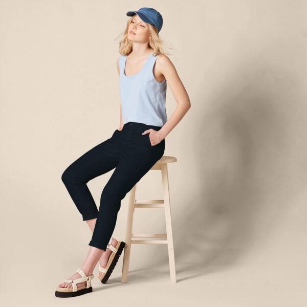 Amazon Essentials Pantalon Chino Habillé, Taille Mi-Haute, Coupe Ajustée et Extensible, Jambes Fuselées (Disponible en Grandes Tailles) Femme – Image 5