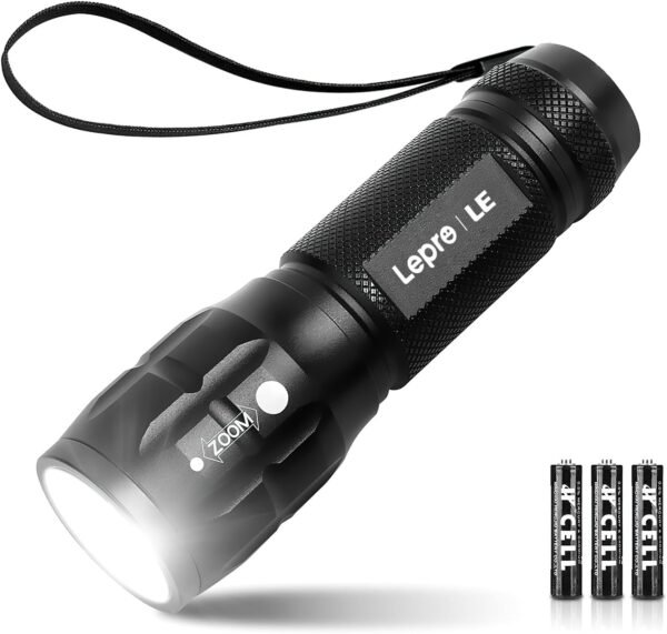 Lighting EVER Lepro Lampe Torche L8000 Puissante, Lampe de Poche Zoomable Étanche IPX4, 3 AAA Piles Compris, LED Militaire en Aluminium pour Camping, Randonnée, Urgences
