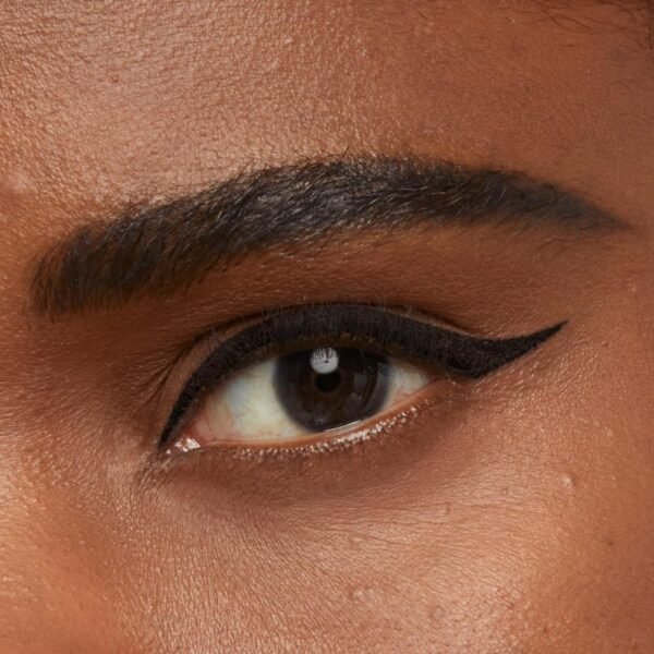 Maybelline New York - Crayon Gel Yeux Effet Smokey - Waterproof & Tenue 36h - Tattoo Liner Smokey - Teinte : Noir – Image 4