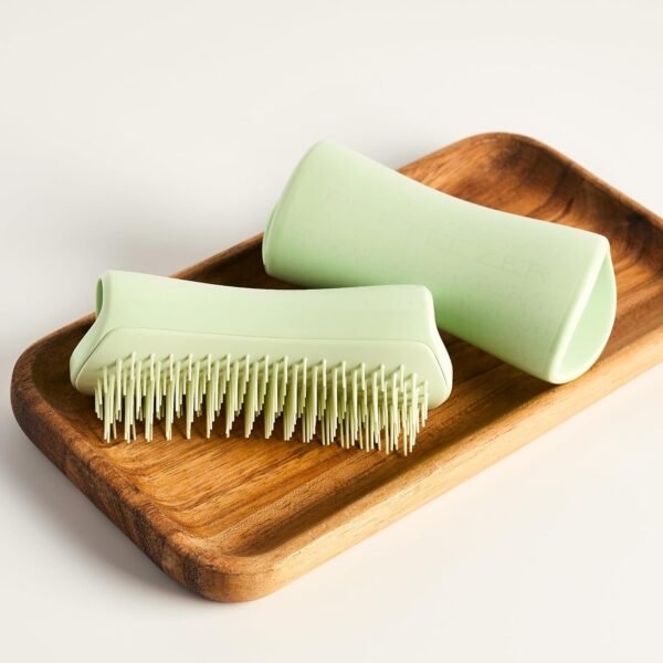 Tangle Teezer Pet Teezer, Brosse de Toilettage Douce pour Chiot, Idéale pour Les Chiots et Les Chiens à la Peau Sensible et au Poil Délicat, Menthe – Image 3