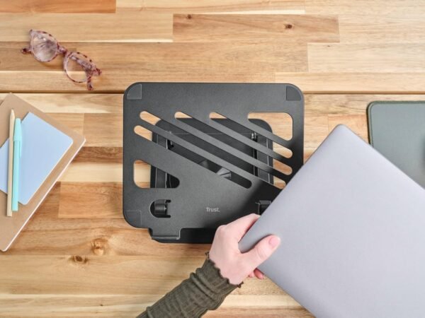 Trust Zeff Support Ordinateur Portable 16 Pouces Ergonomique, Angle de Rotation de 360°, Support PC Portable Pliable en Métal, Hauteur Réglable, Rehausseur PC Portable Dell HP Macbook, Noir – Image 5