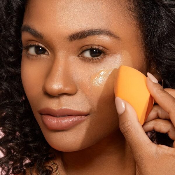 Real Techniques Ensemble de 5 pièces Everyday Essentials +, pinceaux à maquillage et éponge à maquillage, pour fond de teint, fard à joues, poudre bronzante, sans cruauté envers les animaux – Image 13