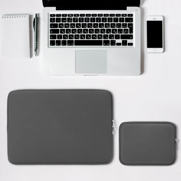 RAINYEAR Housse 13 Pouces Ordinateur Portable de Protection Sacoche avec Accessoires Pochette Compatible 2022 2021 MacBook 13,6 M2 A2681 13,3 Air Pro M1 A2337 A2338 A2159 A2179 A2251 A2289(Gris) – Image 5