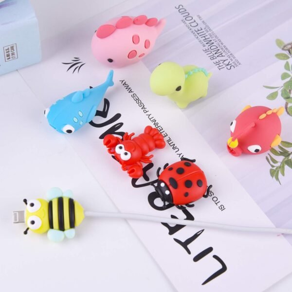 TUPARKA 18 Pcs Protege Cable pour iPhone/iPad USB foudre, câble en plastique Animaux Morsures de dinosaure mignon de poisson de charge Saver Câble, Accessoire pour téléphone Chargeur USB Protect – Image 6