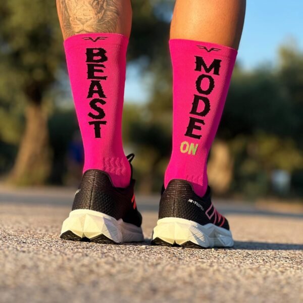IRREVERENT Chaussettes de Sport Compressives et Hautes pour Running, Crossfit, Cyclisme, Padel, Basket – Image 5