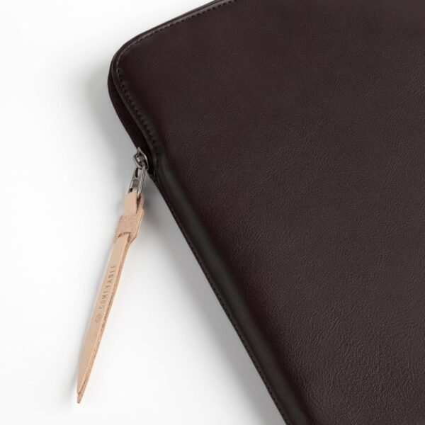 Comfyable Housse fine en cuir PU résistante à l'eau pour tablette compatible avec iPad Air 11" M3 2025, iPad Pro 11" M4 2024 et clavier Smart/Magic avec porte-crayon, chocolat – Image 5