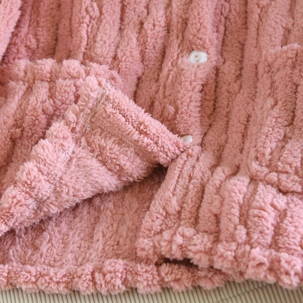 Hauts de Pyjama Femme Cardigan d'hiver Femmes Manches Longues Veste épaisse et Chaude Femme Grande Taille Vêtements D'Intérieur Manteaux avec Boutonné Tops Tunique Casual Loose Ample Mode – Image 8