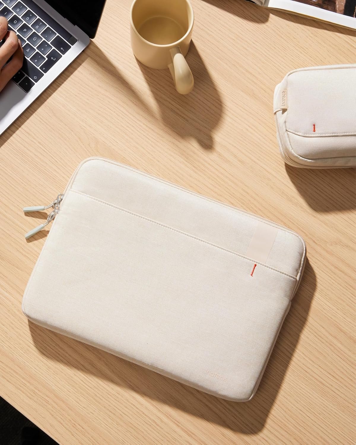 Inateck 360° Protection Housse 13 Pouces Compatible avec 13 MacBook Air M4/M3/M2/M1 2025-2018, 13 MacBook Pro M2/M1 2022-2016, 12.3 Surface Pro 11/10/9/X/8/7/6/5/4/3, XPS 13, Beige – Image 7